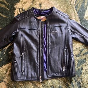 Harley Davidson leather jacket for women, bought at vintage store in La